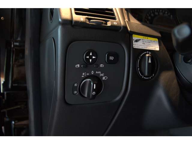 2005 Mercedes-Benz G-Class – thumbnail 3