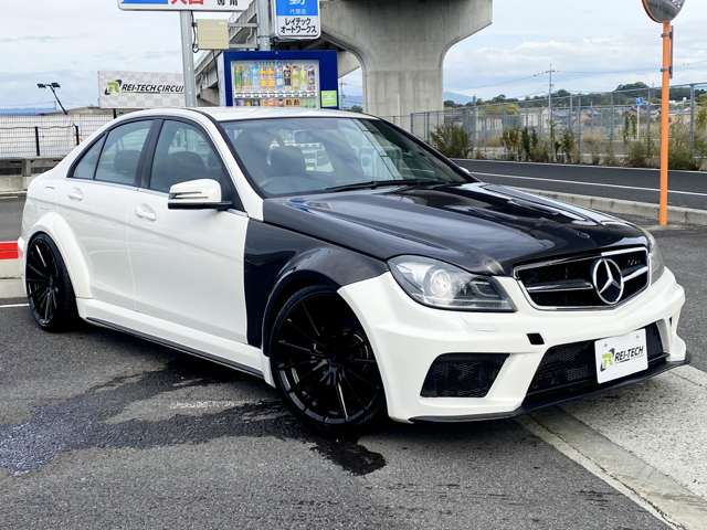 2010 Mercedes-Benz C-Class – thumbnail 2