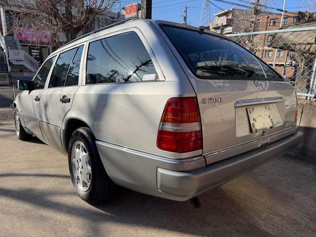 1994 Mercedes-Benz E-Class Wagon – thumbnail 4