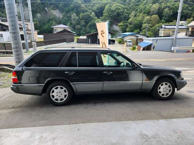 1994 Mercedes-Benz E-Class Wagon – thumbnail 4