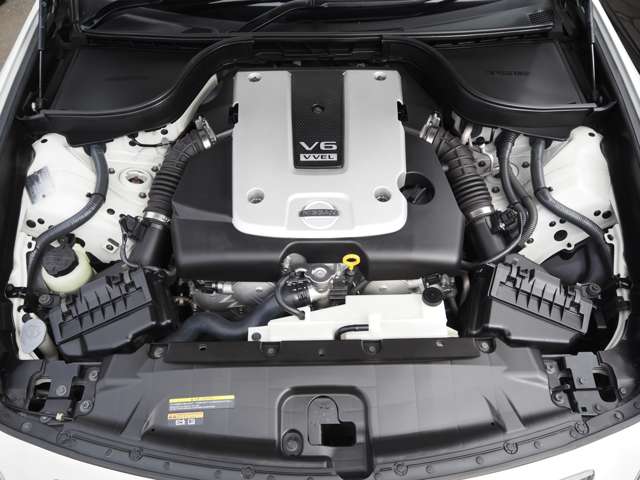 2009 Nissan Skyline – thumbnail 3