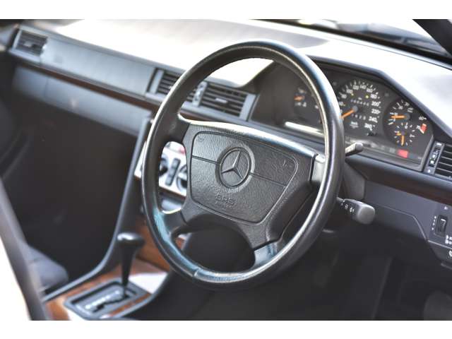 1995 Mercedes-Benz E-Class Wagon – thumbnail 3