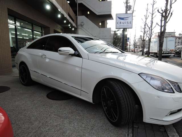 2009 Mercedes-Benz E-Class Coupe – thumbnail 2