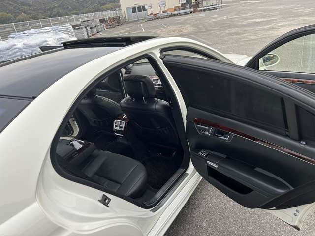 2008 Mercedes-Benz S-Class – thumbnail 4
