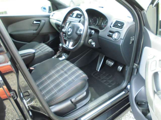 2011 Volkswagen Polo – thumbnail 3
