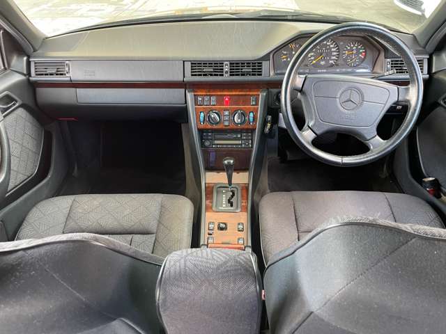 1996 Mercedes-Benz E-Class Wagon – thumbnail 3