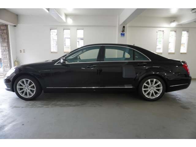 2010 Mercedes-Benz S-Class – thumbnail 3