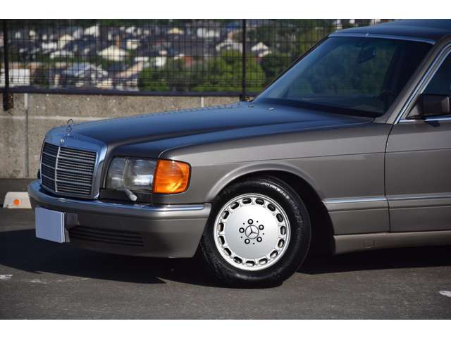 1990 Mercedes-Benz S-Class – thumbnail 3