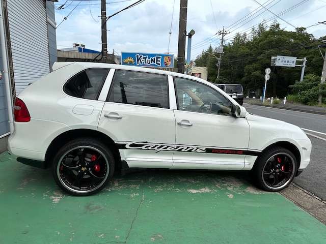 2008 Porsche Cayenne – thumbnail 2