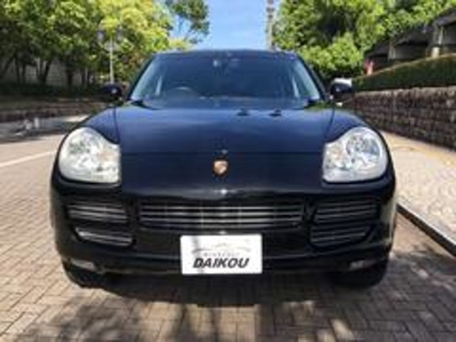 2004 Porsche Cayenne – thumbnail 2