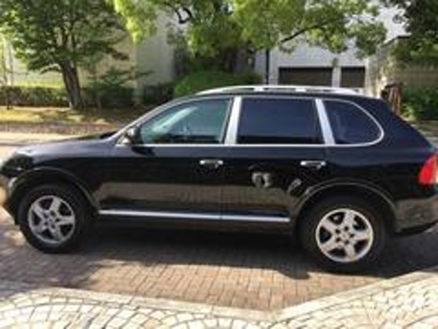 2004 Porsche Cayenne – thumbnail 4