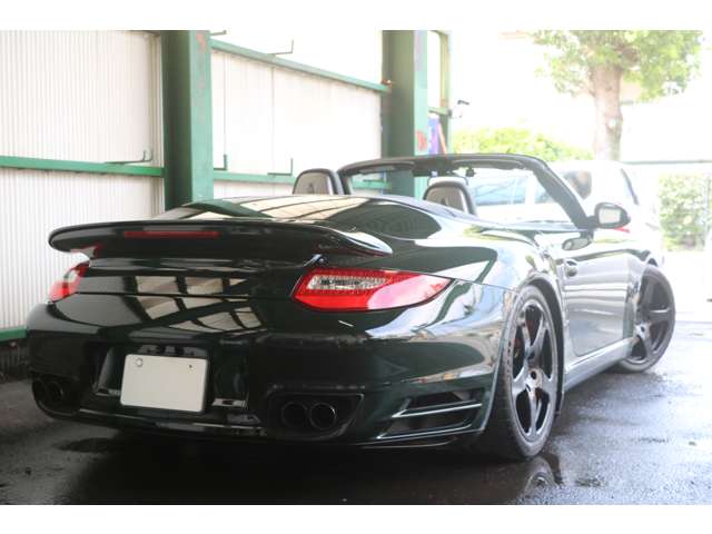 2010 Porsche 911 Cabriolet – thumbnail 3
