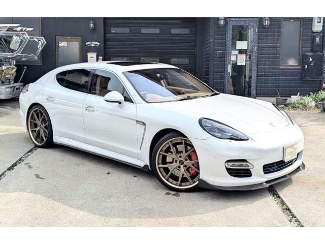 2010 Porsche Panamera – thumbnail 2