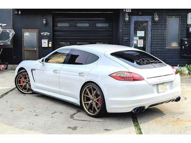 2010 Porsche Panamera – thumbnail 4