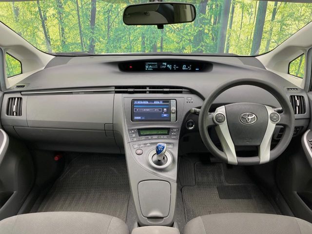 2011 Toyota Prius – thumbnail 2