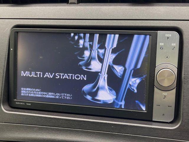 2011 Toyota Prius – thumbnail 3