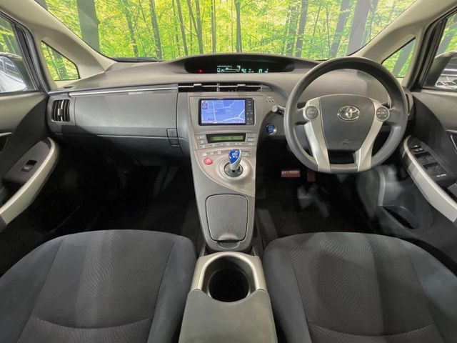 2011 Toyota Prius – thumbnail 2