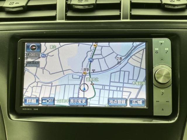 2011 Toyota Prius Alpha – thumbnail 4