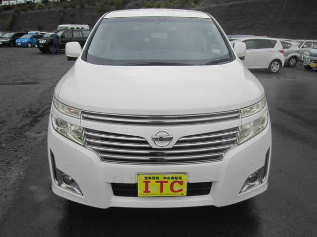 2011 Nissan Elgrand – thumbnail 2
