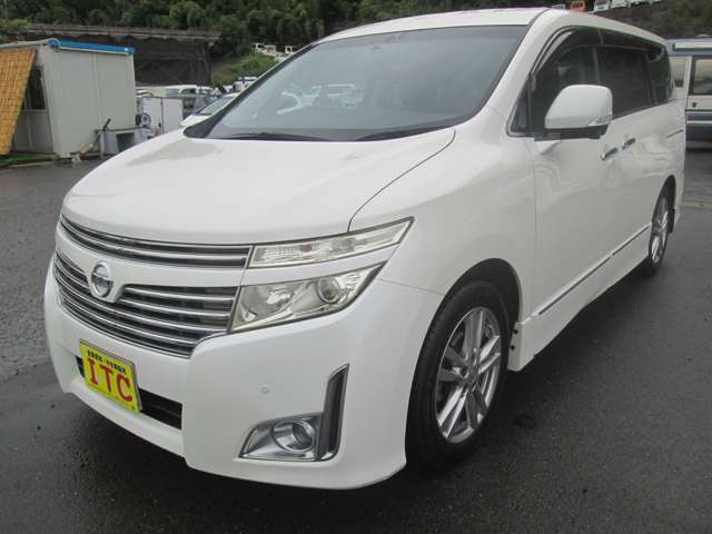 2011 Nissan Elgrand – thumbnail 3