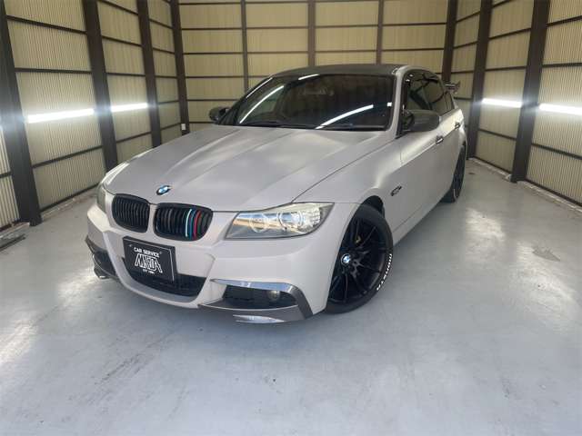 2011 BMW 3 Series – thumbnail 3