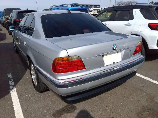 2001 BMW 7 Series – thumbnail 2