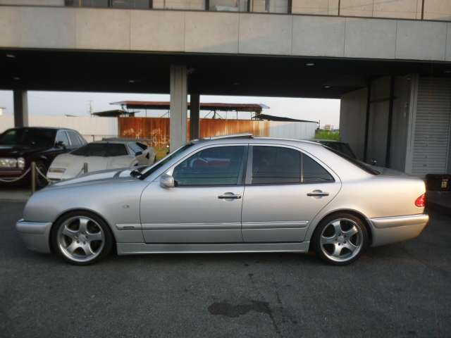 1998 Mercedes-Benz E-Class – thumbnail 2