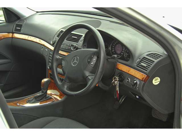 2006 Mercedes-Benz E-Class – thumbnail 3