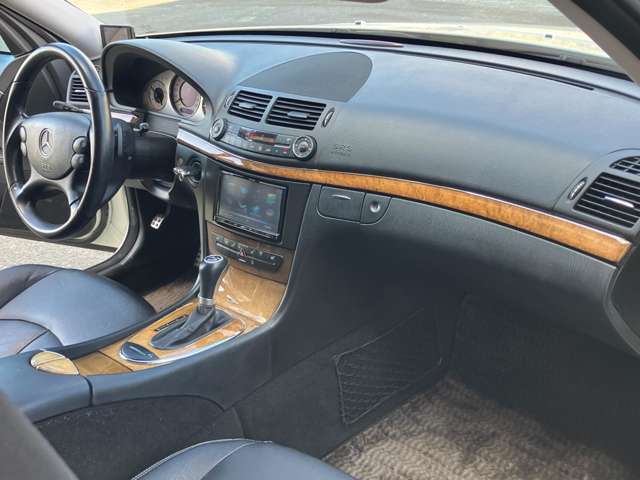 2008 Mercedes-Benz E-Class – thumbnail 2