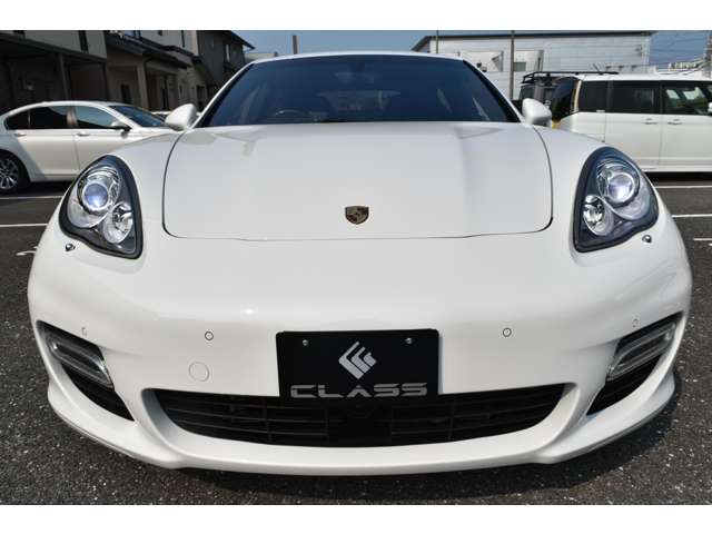2011 Porsche Panamera – thumbnail 3