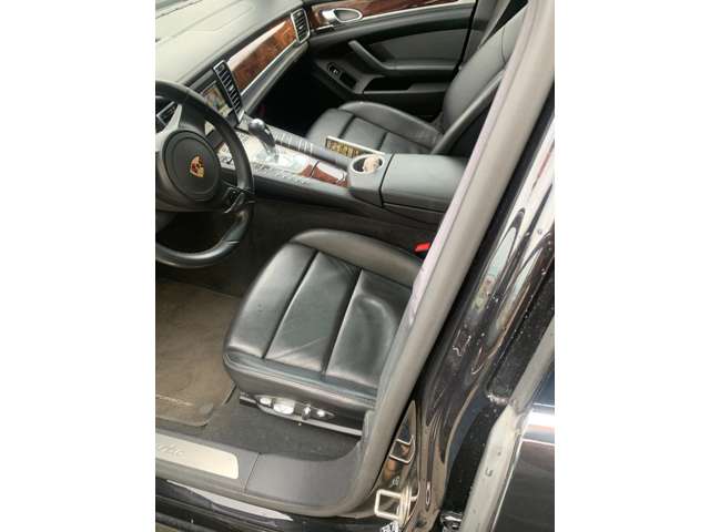 2010 Porsche Panamera – thumbnail 4