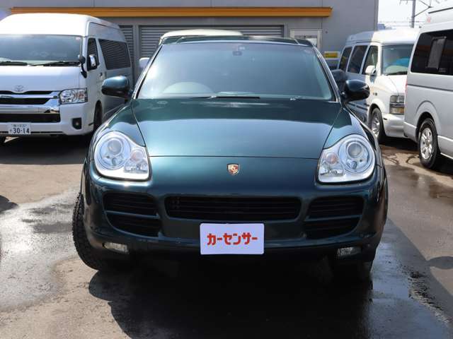 2004 Porsche Cayenne – thumbnail 2