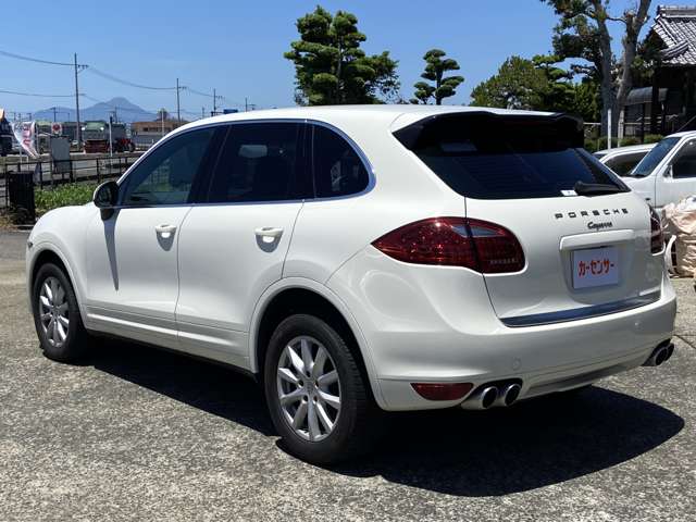 2011 Porsche Cayenne – thumbnail 3