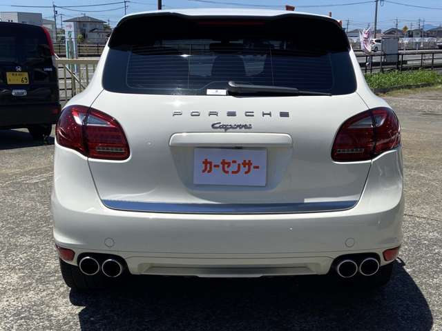 2011 Porsche Cayenne – thumbnail 4
