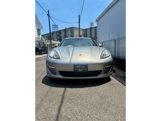 2010 Porsche Panamera – thumbnail 3