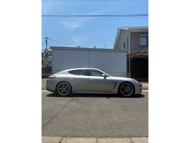 2010 Porsche Panamera – thumbnail 4