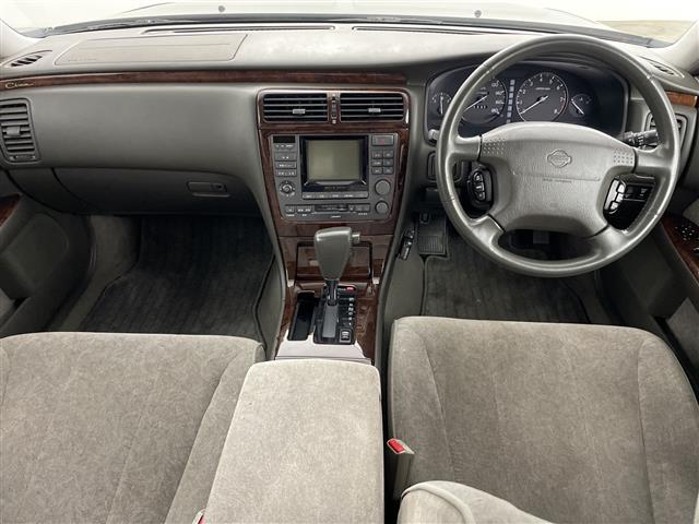1996 Nissan Cima – thumbnail 4