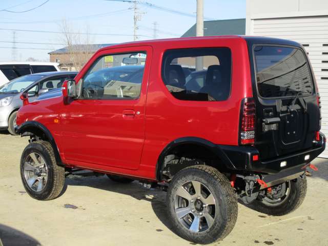2011 Suzuki Jimny – thumbnail 4