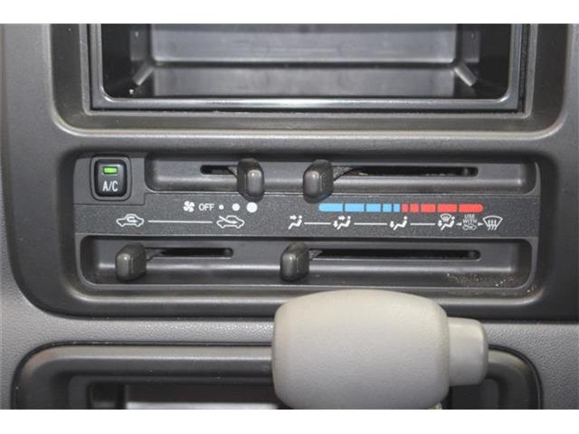 2011 Daihatsu Hijet Cargo – thumbnail 4