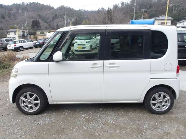 2011 Daihatsu Tanto – thumbnail 3