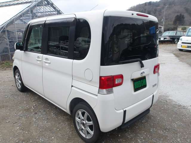 2011 Daihatsu Tanto – thumbnail 4