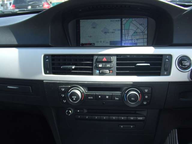 2011 BMW 3 Series Touring – thumbnail 2