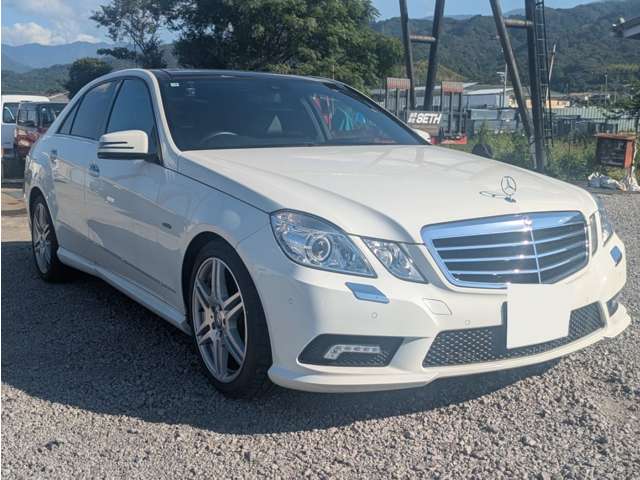 2011 Mercedes-Benz E-Class – thumbnail 3