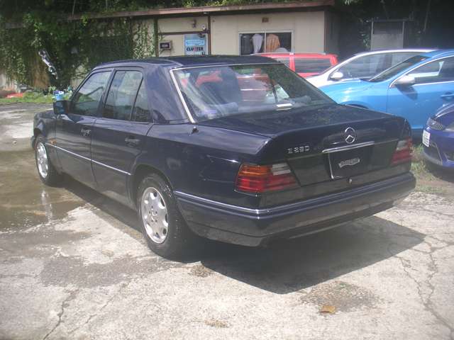 1995 Mercedes-Benz E-Class – thumbnail 3