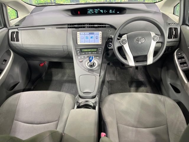 2011 Toyota Prius – thumbnail 2