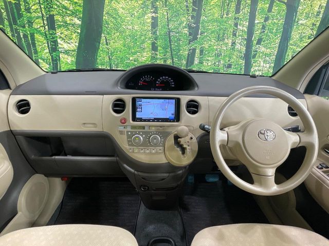 2010 Toyota Sienta – thumbnail 2
