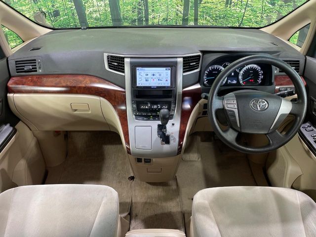 2010 Toyota Alphard – thumbnail 2