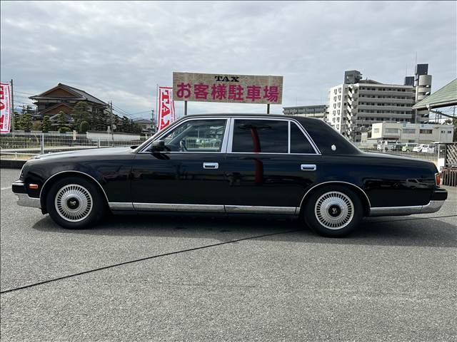 2010 Toyota Century – thumbnail 4