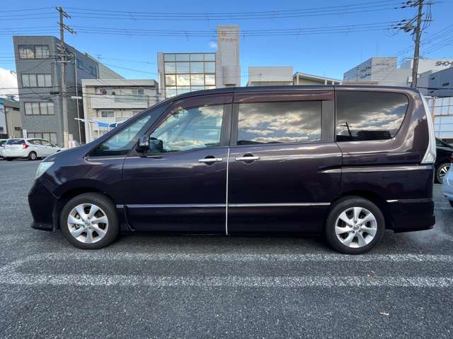 2011 Nissan Serena – thumbnail 3