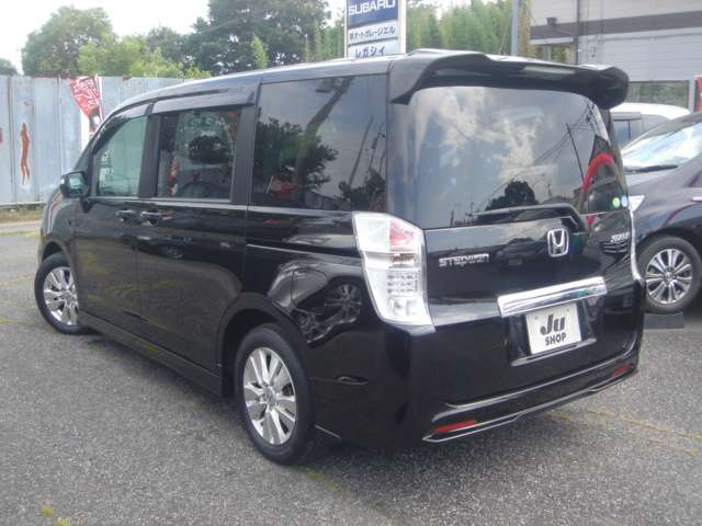 2011 Honda Stepwgn – thumbnail 2
